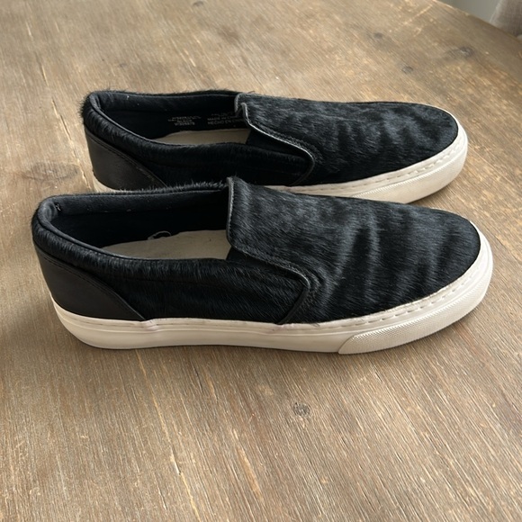 GAP Black Calf Hair Slip On Sneaker Loafer Women Size 7 - Picture 4 of 13